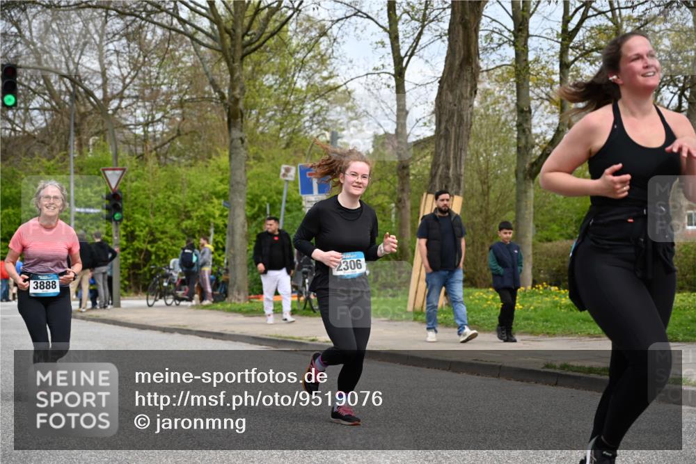 12.04.2026 - 45. Internationalen Wilhelmsburger Insellauf J. Mangold http://msf.ph/oto/9519076 12.04.2026 13:26:46 Ziel 2980, 3640, 2721, 3756, 3755, 2968, 2306, 2969, 2969, 3888, 3960, 3955, 4900 meine-sportfotos.de