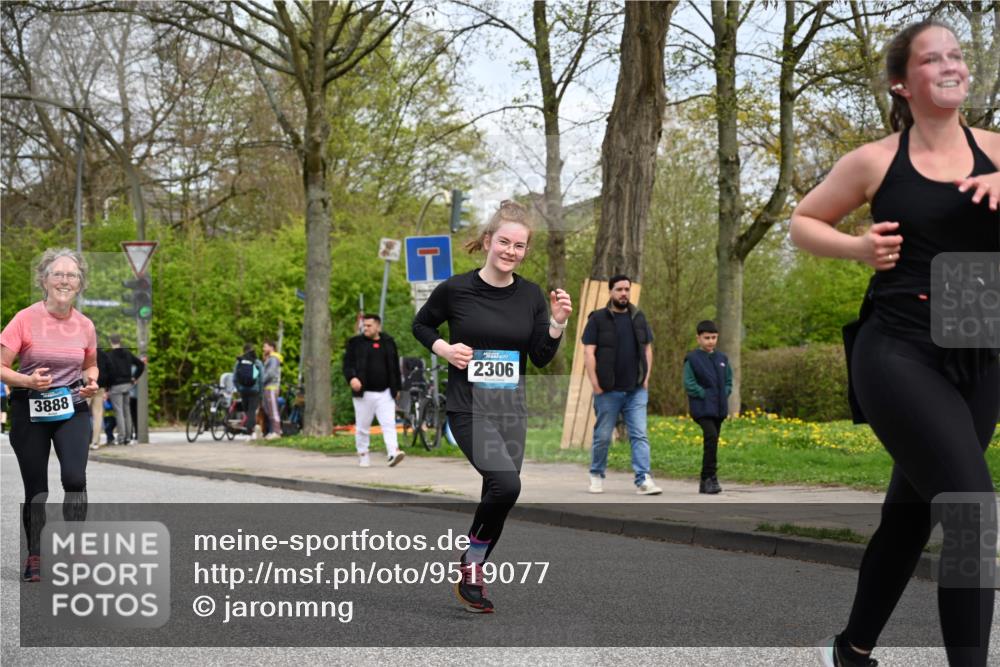 12.04.2026 - 45. Internationalen Wilhelmsburger Insellauf J. Mangold http://msf.ph/oto/9519077 12.04.2026 13:26:46 Ziel 2980, 3640, 2721, 3756, 3755, 2968, 2306, 2969, 2969, 3888, 3960, 3955, 4900 meine-sportfotos.de