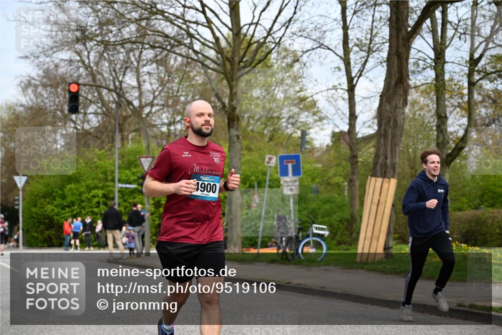12.04.2026 - 45. Internationalen Wilhelmsburger Insellauf J. Mangold http://msf.ph/oto/9519106 12.04.2026 13:27:00 Ziel 2721, 3756, 3755, 2968, 2306, 2969, 3888, 3960, 3955, 4900, 2944, 2945, 5222, 3215 meine-sportfotos.de