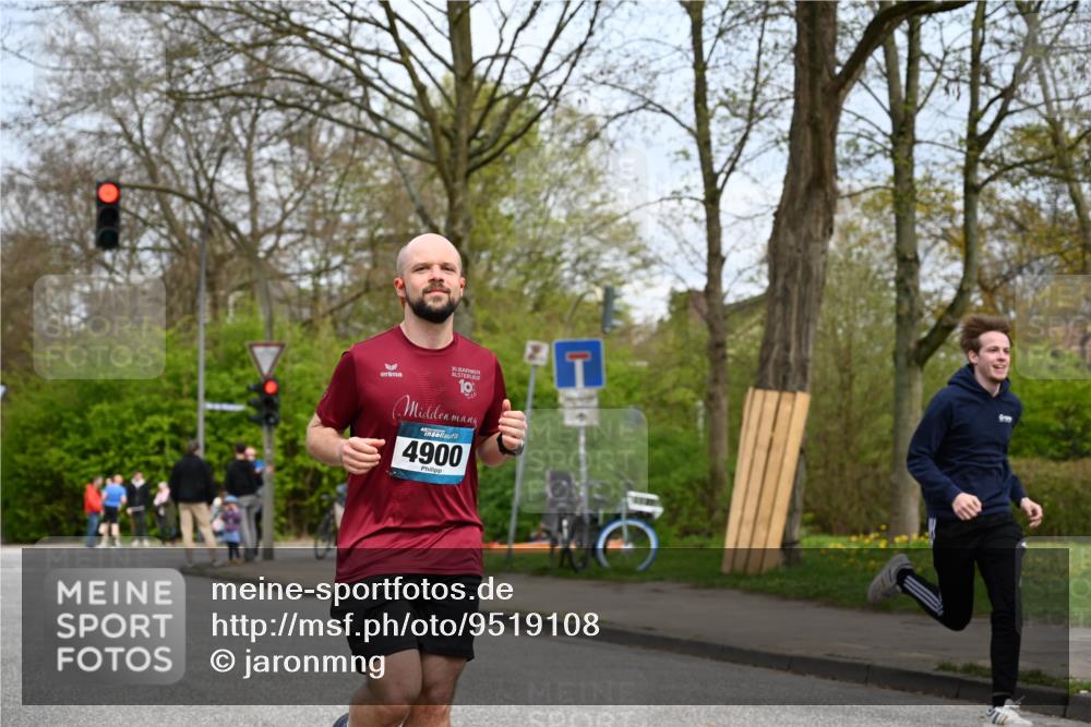 12.04.2026 - 45. Internationalen Wilhelmsburger Insellauf J. Mangold http://msf.ph/oto/9519108 12.04.2026 13:27:00 Ziel 2721, 3756, 3755, 2968, 2306, 2969, 3888, 3960, 3955, 4900, 2944, 2945, 5222, 3215 meine-sportfotos.de