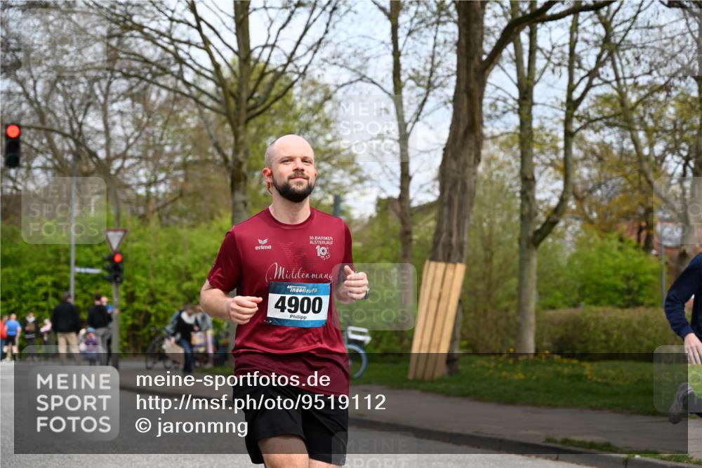 12.04.2026 - 45. Internationalen Wilhelmsburger Insellauf J. Mangold http://msf.ph/oto/9519112 12.04.2026 13:27:01 Ziel 2721, 3756, 3755, 2968, 2306, 2969, 3888, 3960, 3955, 4900, 2944, 2945, 5222, 3215 meine-sportfotos.de