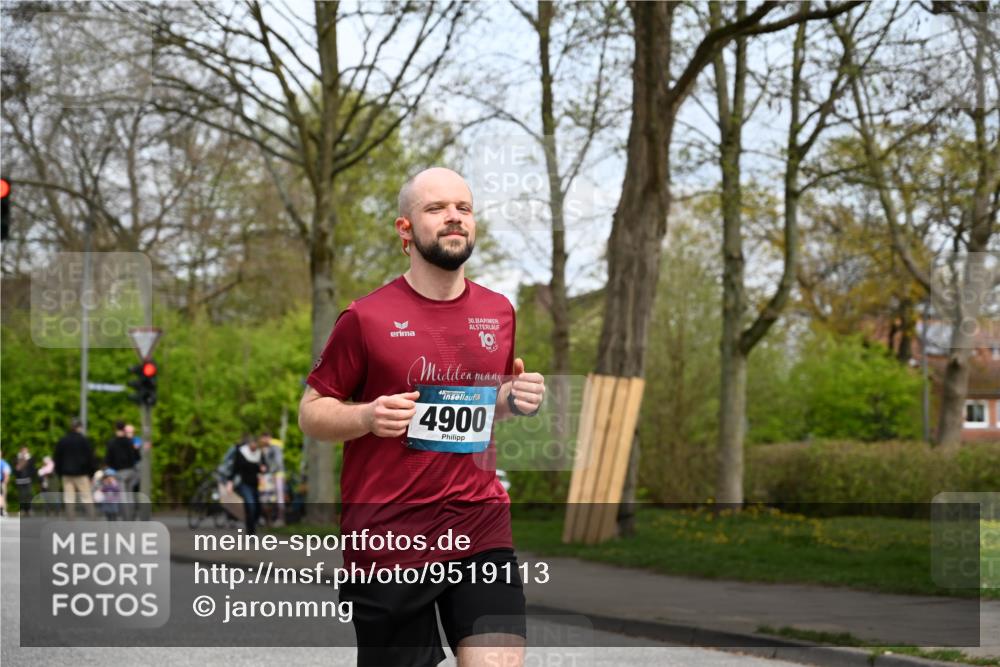 12.04.2026 - 45. Internationalen Wilhelmsburger Insellauf J. Mangold http://msf.ph/oto/9519113 12.04.2026 13:27:01 Ziel 2721, 3756, 3755, 2968, 2306, 2969, 3888, 3960, 3955, 4900, 2944, 2945, 5222, 3215 meine-sportfotos.de
