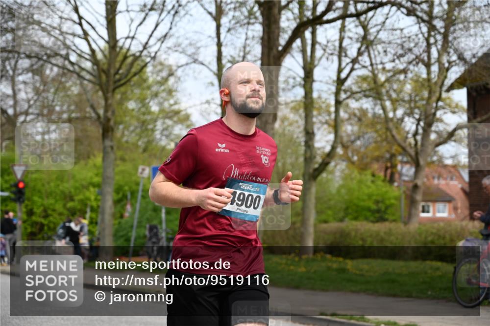 12.04.2026 - 45. Internationalen Wilhelmsburger Insellauf J. Mangold http://msf.ph/oto/9519116 12.04.2026 13:27:01 Ziel 2721, 3756, 3755, 2968, 2306, 2969, 3888, 3960, 3955, 4900, 2944, 2945, 5222, 3215 meine-sportfotos.de