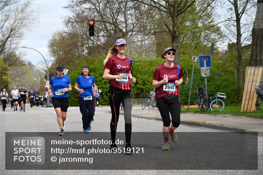 12.04.2026 - 45. Internationalen Wilhelmsburger Insellauf J. Mangold http://msf.ph/oto/9519121 12.04.2026 13:27:12 Ziel 2968, 2306, 2969, 3888, 3960, 3955, 4900, 2944, 2945, 5222, 3215, 2756, 2180, 3132, 2875, 3938, 3937 meine-sportfotos.de