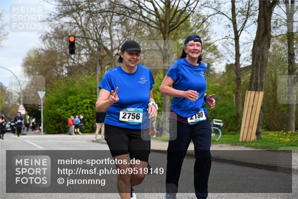12.04.2026 - 45. Internationalen Wilhelmsburger Insellauf J. Mangold http://msf.ph/oto/9519149 12.04.2026 13:27:15 Ziel 2968, 2306, 2969, 3888, 3960, 3955, 4900, 2944, 2945, 5222, 3215, 2756, 2756, 2180, 3132, 2875, 3938, 3937, 4222, 4221 meine-sportfotos.de