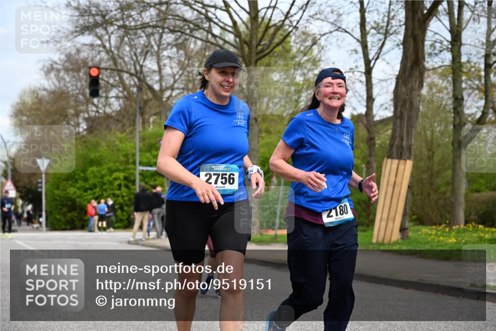 12.04.2026 - 45. Internationalen Wilhelmsburger Insellauf J. Mangold http://msf.ph/oto/9519151 12.04.2026 13:27:15 Ziel 2968, 2306, 2969, 3888, 3960, 3955, 4900, 2944, 2945, 5222, 3215, 2756, 2756, 2180, 3132, 2875, 3938, 3937, 4222, 4221 meine-sportfotos.de