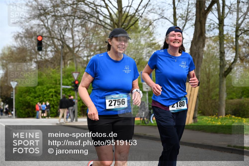 12.04.2026 - 45. Internationalen Wilhelmsburger Insellauf J. Mangold http://msf.ph/oto/9519153 12.04.2026 13:27:15 Ziel 2968, 2306, 2969, 3888, 3960, 3955, 4900, 2944, 2945, 5222, 3215, 2756, 2756, 2180, 3132, 2875, 3938, 3937, 4222, 4221 meine-sportfotos.de