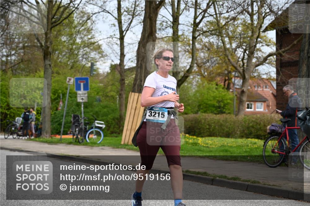 12.04.2026 - 45. Internationalen Wilhelmsburger Insellauf J. Mangold http://msf.ph/oto/9519156 12.04.2026 13:27:17 Ziel 2968, 2306, 2969, 3888, 3960, 3955, 4900, 2944, 2945, 5222, 3215, 2756, 2180, 3132, 3132, 2875, 3938, 3937, 4222, 4221, 4575, 4574 meine-sportfotos.de