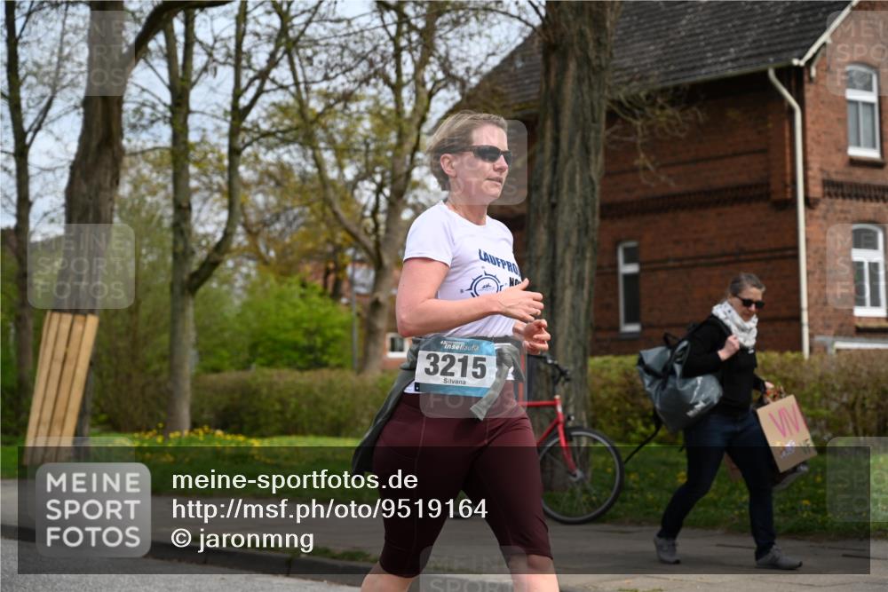 12.04.2026 - 45. Internationalen Wilhelmsburger Insellauf J. Mangold http://msf.ph/oto/9519164 12.04.2026 13:27:18 Ziel 2968, 2306, 2969, 3888, 3960, 3955, 4900, 2944, 2945, 2944, 2945, 5222, 3215, 2756, 2180, 3132, 2875, 3938, 3937, 4222, 4221, 4575, 4574 meine-sportfotos.de