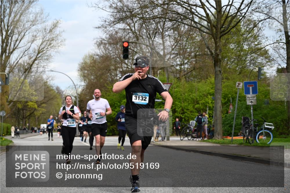 12.04.2026 - 45. Internationalen Wilhelmsburger Insellauf J. Mangold http://msf.ph/oto/9519169 12.04.2026 13:27:21 Ziel 2969, 3888, 3960, 3955, 4900, 2944, 2945, 5222, 3215, 2756, 2180, 3132, 2875, 3938, 3937, 4222, 4221, 4575, 4574 meine-sportfotos.de