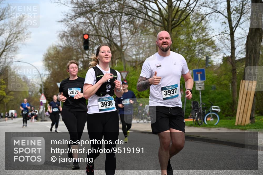 12.04.2026 - 45. Internationalen Wilhelmsburger Insellauf J. Mangold http://msf.ph/oto/9519191 12.04.2026 13:27:25 Ziel 3960, 3955, 4900, 2944, 2945, 5222, 3215, 2756, 2180, 3132, 2875, 3938, 3937, 4222, 4221, 4575, 4574 meine-sportfotos.de