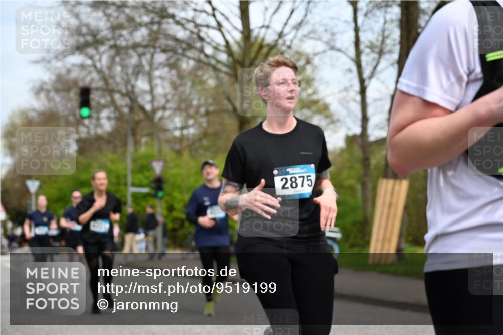 12.04.2026 - 45. Internationalen Wilhelmsburger Insellauf J. Mangold http://msf.ph/oto/9519199 12.04.2026 13:27:26 Ziel 3960, 3955, 4900, 2944, 2945, 5222, 3215, 2756, 2180, 3132, 2875, 3938, 3937, 4222, 4221, 4575, 4574 meine-sportfotos.de