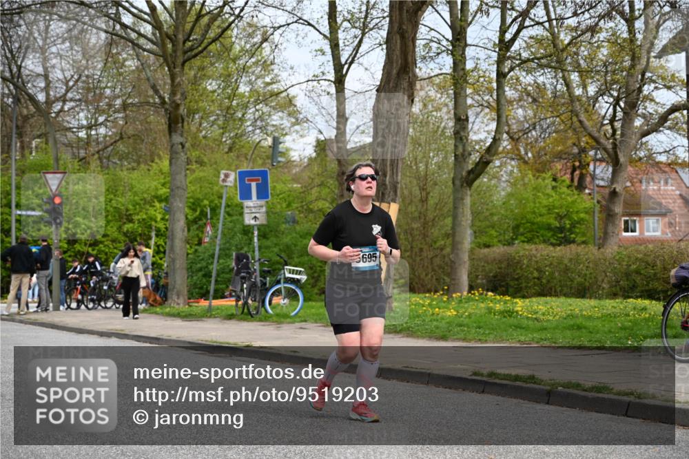 12.04.2026 - 45. Internationalen Wilhelmsburger Insellauf J. Mangold http://msf.ph/oto/9519203 12.04.2026 13:27:44 Ziel 5222, 3215, 2756, 2180, 3132, 2875, 3938, 3937, 4222, 4221, 4575, 4574, 2563, 5695 meine-sportfotos.de