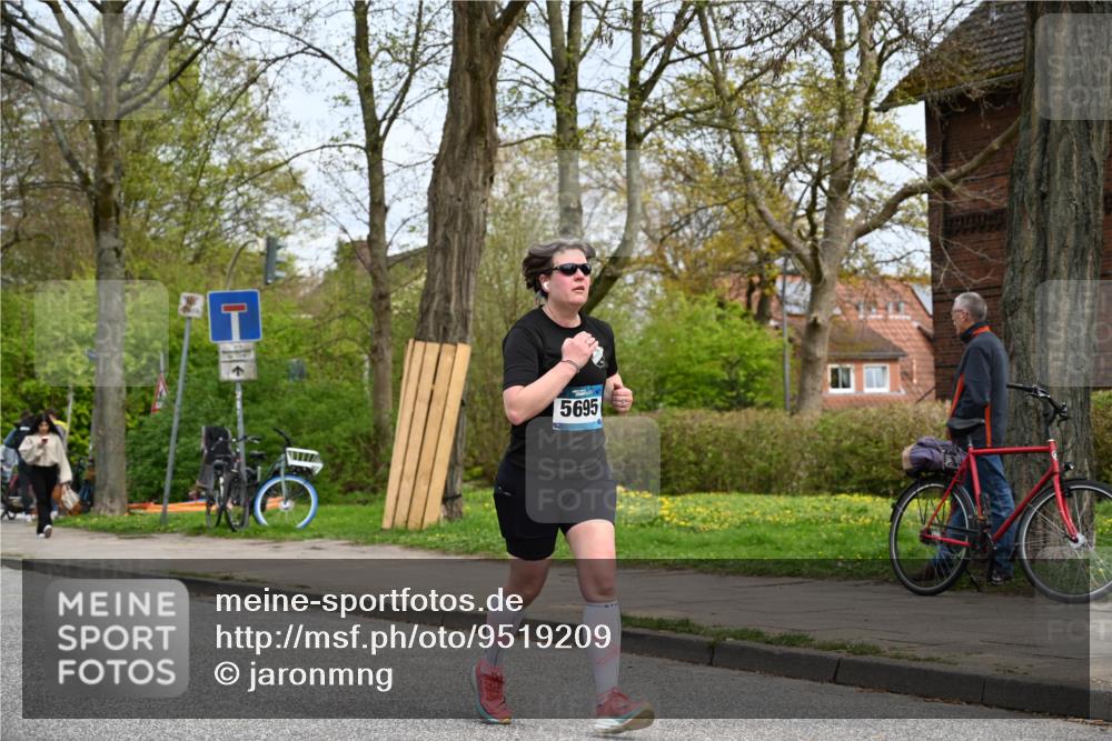 12.04.2026 - 45. Internationalen Wilhelmsburger Insellauf J. Mangold http://msf.ph/oto/9519209 12.04.2026 13:27:44 Ziel 5222, 3215, 2756, 2180, 3132, 2875, 3938, 3937, 4222, 4221, 4575, 4574, 2563, 5695 meine-sportfotos.de