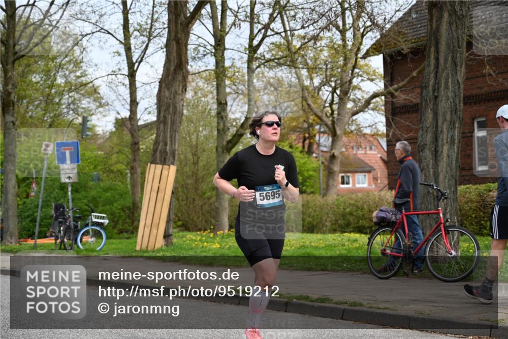 12.04.2026 - 45. Internationalen Wilhelmsburger Insellauf J. Mangold http://msf.ph/oto/9519212 12.04.2026 13:27:44 Ziel 5222, 3215, 2756, 2180, 3132, 2875, 3938, 3937, 4222, 4221, 4575, 4574, 2563, 5695 meine-sportfotos.de