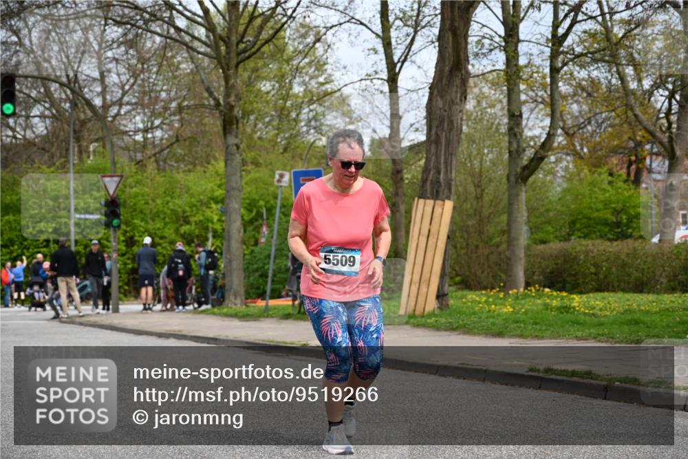 12.04.2026 - 45. Internationalen Wilhelmsburger Insellauf J. Mangold http://msf.ph/oto/9519266 12.04.2026 13:28:18 Ziel 5695, 3800, 2630, 5520, 5509, 5509, 4316, 3564, 3483, 4471 meine-sportfotos.de
