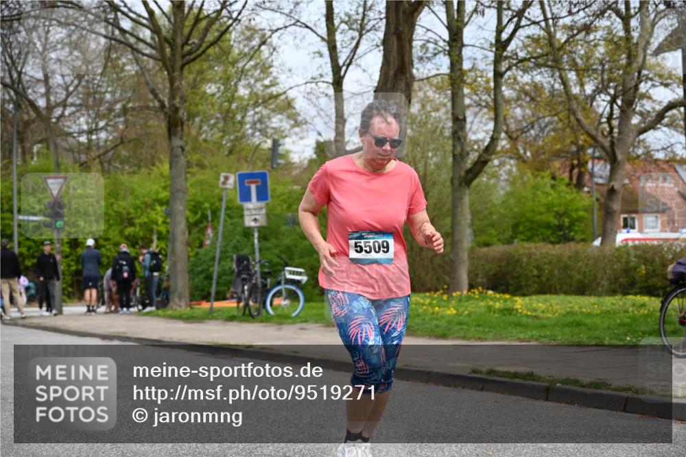 12.04.2026 - 45. Internationalen Wilhelmsburger Insellauf J. Mangold http://msf.ph/oto/9519271 12.04.2026 13:28:18 Ziel 5695, 3800, 2630, 5520, 5509, 5509, 4316, 3564, 3483, 4471 meine-sportfotos.de