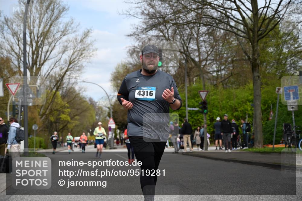 12.04.2026 - 45. Internationalen Wilhelmsburger Insellauf J. Mangold http://msf.ph/oto/9519281 12.04.2026 13:28:21 Ziel 3800, 2630, 5520, 5509, 4316, 3564, 3483, 4471 meine-sportfotos.de