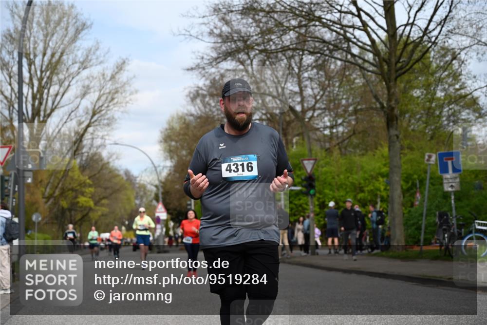 12.04.2026 - 45. Internationalen Wilhelmsburger Insellauf J. Mangold http://msf.ph/oto/9519284 12.04.2026 13:28:21 Ziel 3800, 2630, 5520, 5509, 4316, 3564, 3483, 4471 meine-sportfotos.de