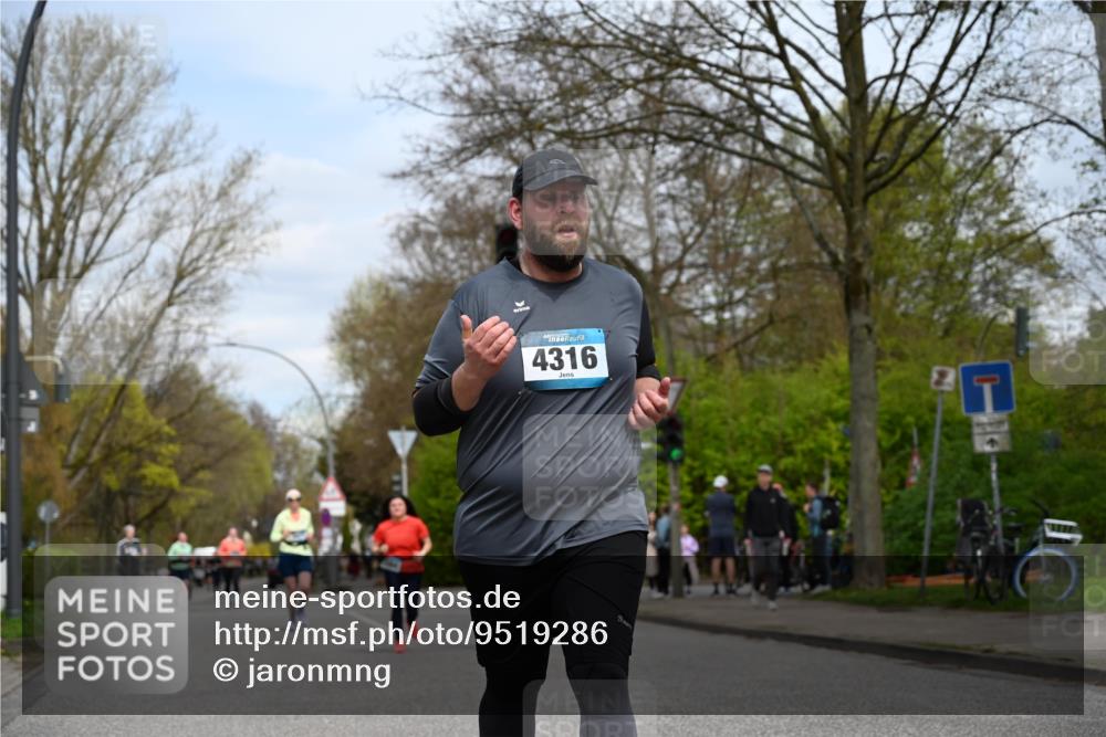 12.04.2026 - 45. Internationalen Wilhelmsburger Insellauf J. Mangold http://msf.ph/oto/9519286 12.04.2026 13:28:21 Ziel 3800, 2630, 5520, 5509, 4316, 3564, 3483, 4471 meine-sportfotos.de