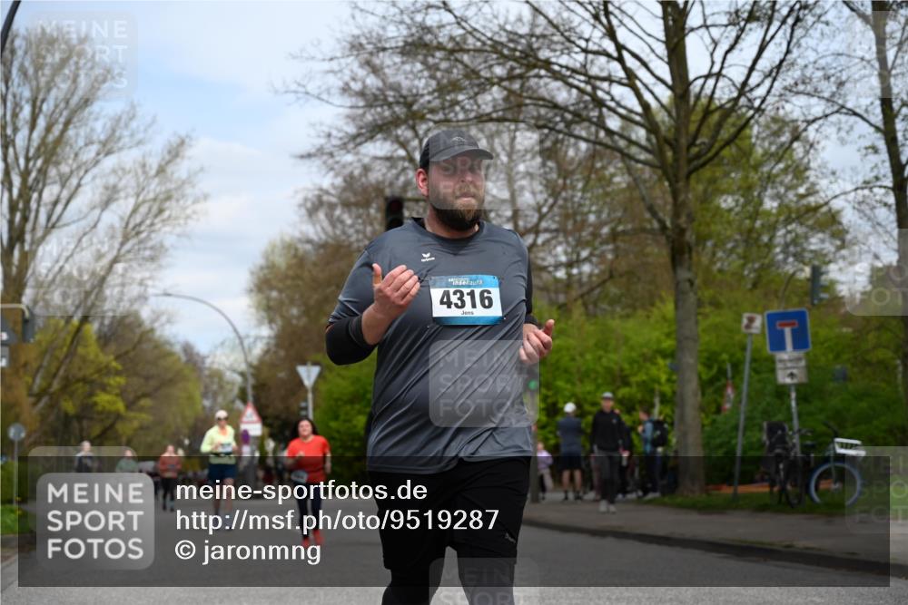 12.04.2026 - 45. Internationalen Wilhelmsburger Insellauf J. Mangold http://msf.ph/oto/9519287 12.04.2026 13:28:21 Ziel 3800, 2630, 5520, 5509, 4316, 3564, 3483, 4471 meine-sportfotos.de