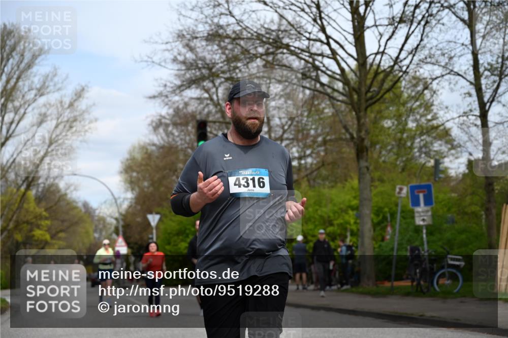 12.04.2026 - 45. Internationalen Wilhelmsburger Insellauf J. Mangold http://msf.ph/oto/9519288 12.04.2026 13:28:22 Ziel 3800, 2630, 5520, 5509, 4316, 4316, 3564, 3483, 4471 meine-sportfotos.de