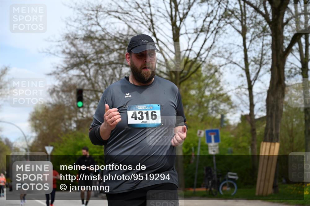 12.04.2026 - 45. Internationalen Wilhelmsburger Insellauf J. Mangold http://msf.ph/oto/9519294 12.04.2026 13:28:22 Ziel 3800, 2630, 5520, 5509, 4316, 4316, 3564, 3483, 4471 meine-sportfotos.de
