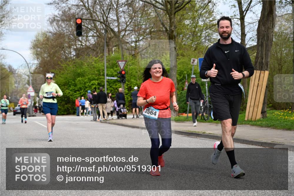 12.04.2026 - 45. Internationalen Wilhelmsburger Insellauf J. Mangold http://msf.ph/oto/9519301 12.04.2026 13:28:26 Ziel 3800, 2630, 5520, 5509, 4316, 3564, 3483, 4471, 4303, 4302, 4304 meine-sportfotos.de