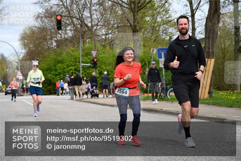 12.04.2026 - 45. Internationalen Wilhelmsburger Insellauf J. Mangold http://msf.ph/oto/9519302 12.04.2026 13:28:26 Ziel 3800, 2630, 5520, 5509, 4316, 3564, 3483, 4471, 4303, 4302, 4304 meine-sportfotos.de