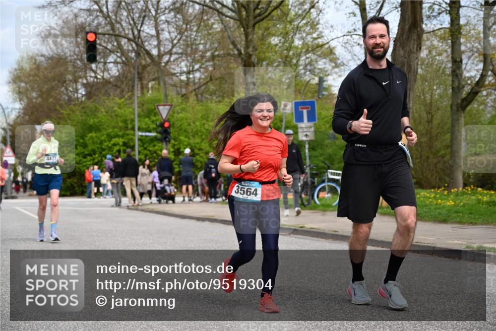 12.04.2026 - 45. Internationalen Wilhelmsburger Insellauf J. Mangold http://msf.ph/oto/9519304 12.04.2026 13:28:27 Ziel 3800, 2630, 5520, 5509, 4316, 3564, 3483, 4471, 4471, 4303, 4302, 4304 meine-sportfotos.de
