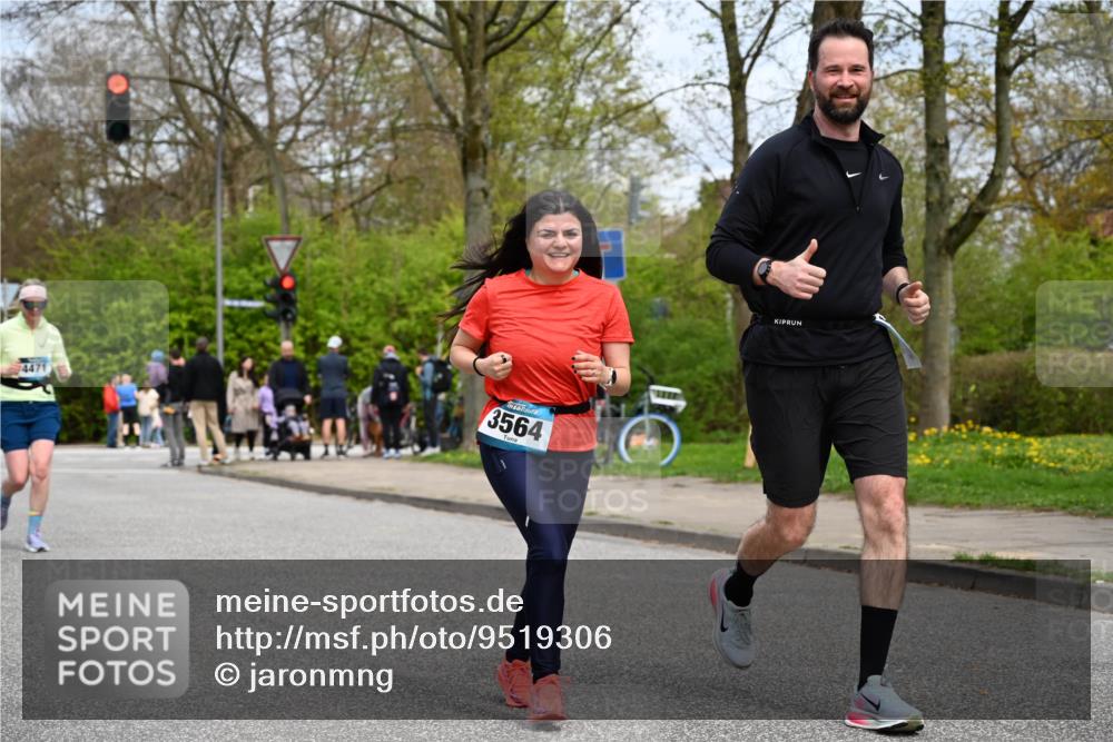 12.04.2026 - 45. Internationalen Wilhelmsburger Insellauf J. Mangold http://msf.ph/oto/9519306 12.04.2026 13:28:27 Ziel 3800, 2630, 5520, 5509, 4316, 3564, 3483, 4471, 4471, 4303, 4302, 4304 meine-sportfotos.de