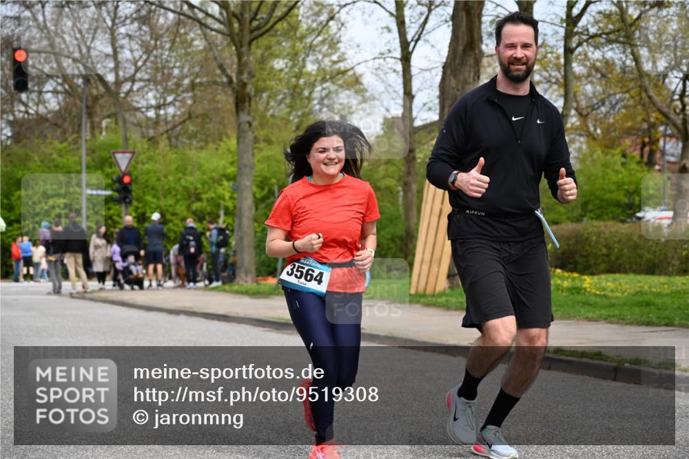 12.04.2026 - 45. Internationalen Wilhelmsburger Insellauf J. Mangold http://msf.ph/oto/9519308 12.04.2026 13:28:27 Ziel 3800, 2630, 5520, 5509, 4316, 3564, 3483, 4471, 4471, 4303, 4302, 4304 meine-sportfotos.de