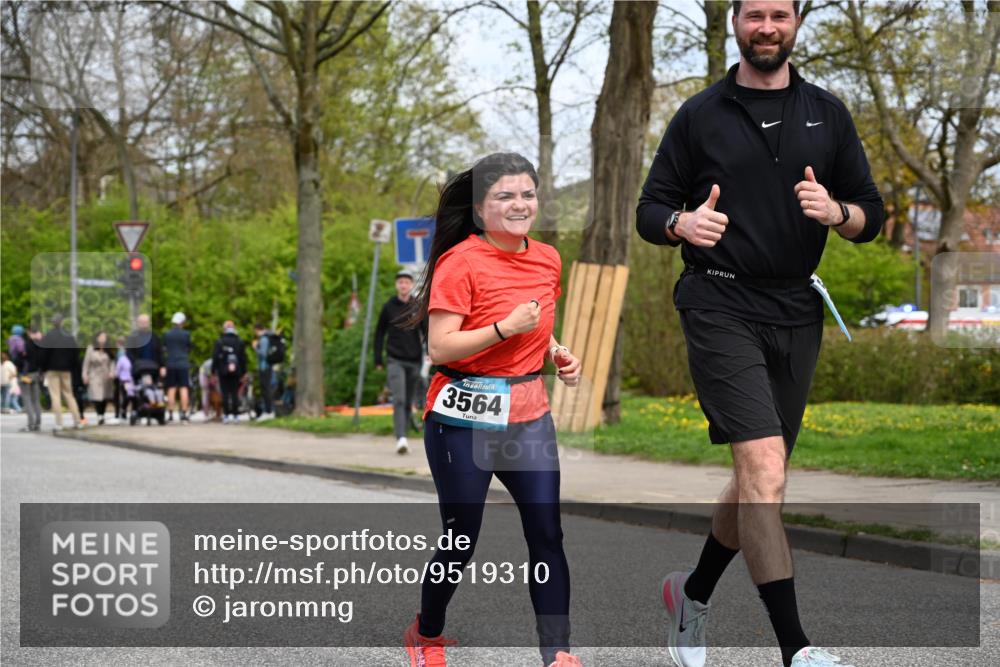 12.04.2026 - 45. Internationalen Wilhelmsburger Insellauf J. Mangold http://msf.ph/oto/9519310 12.04.2026 13:28:27 Ziel 3800, 2630, 5520, 5509, 4316, 3564, 3483, 4471, 4471, 4303, 4302, 4304 meine-sportfotos.de