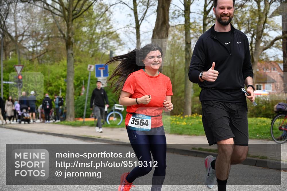 12.04.2026 - 45. Internationalen Wilhelmsburger Insellauf J. Mangold http://msf.ph/oto/9519312 12.04.2026 13:28:27 Ziel 3800, 2630, 5520, 5509, 4316, 3564, 3483, 4471, 4471, 4303, 4302, 4304 meine-sportfotos.de