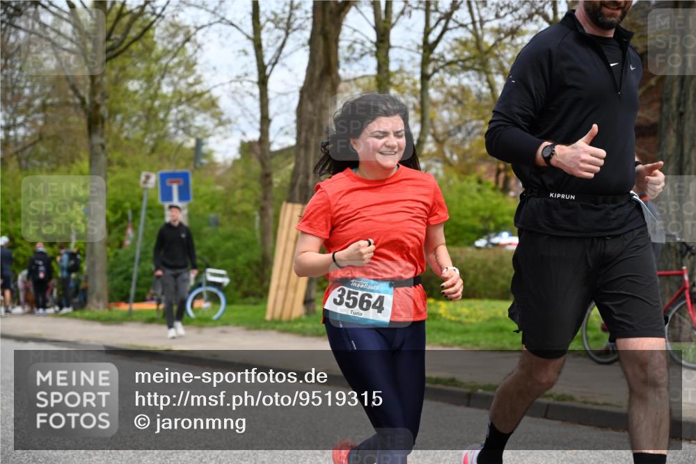 12.04.2026 - 45. Internationalen Wilhelmsburger Insellauf J. Mangold http://msf.ph/oto/9519315 12.04.2026 13:28:27 Ziel 3800, 2630, 5520, 5509, 4316, 3564, 3483, 4471, 4471, 4303, 4302, 4304 meine-sportfotos.de