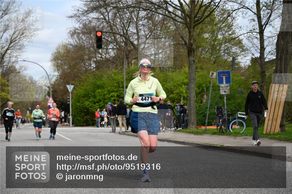 12.04.2026 - 45. Internationalen Wilhelmsburger Insellauf J. Mangold http://msf.ph/oto/9519316 12.04.2026 13:28:29 Ziel 3800, 2630, 5520, 5509, 4316, 3564, 3483, 4471, 4303, 4302, 4304 meine-sportfotos.de