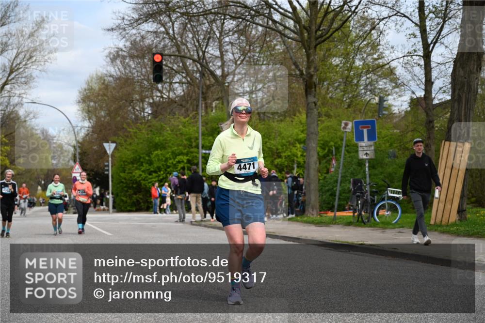 12.04.2026 - 45. Internationalen Wilhelmsburger Insellauf J. Mangold http://msf.ph/oto/9519317 12.04.2026 13:28:29 Ziel 3800, 2630, 5520, 5509, 4316, 3564, 3483, 4471, 4303, 4302, 4304 meine-sportfotos.de