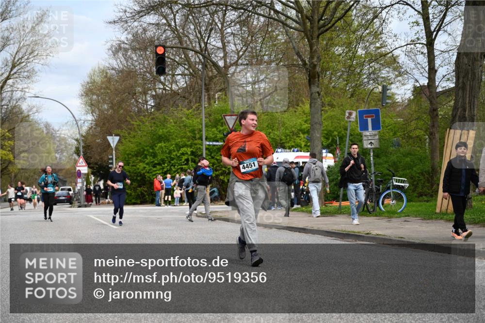 12.04.2026 - 45. Internationalen Wilhelmsburger Insellauf J. Mangold http://msf.ph/oto/9519356 12.04.2026 13:28:45 Ziel 5509, 4316, 3564, 3483, 4471, 4303, 4302, 4304, 4451, 2650, 2340, 5861, 2509, 2483, 2616 meine-sportfotos.de