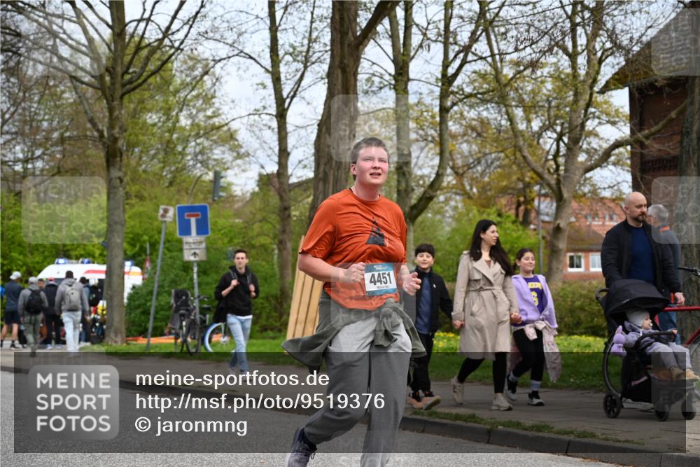 12.04.2026 - 45. Internationalen Wilhelmsburger Insellauf J. Mangold http://msf.ph/oto/9519376 12.04.2026 13:28:47 Ziel 5509, 4316, 3564, 3483, 4471, 4303, 4303, 4302, 4304, 4451, 2650, 2340, 5861, 2509, 2483, 2616 meine-sportfotos.de