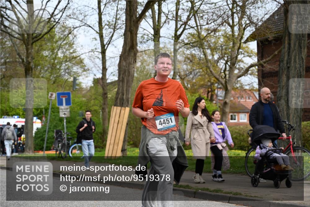 12.04.2026 - 45. Internationalen Wilhelmsburger Insellauf J. Mangold http://msf.ph/oto/9519378 12.04.2026 13:28:47 Ziel 5509, 4316, 3564, 3483, 4471, 4303, 4303, 4302, 4304, 4451, 2650, 2340, 5861, 2509, 2483, 2616 meine-sportfotos.de