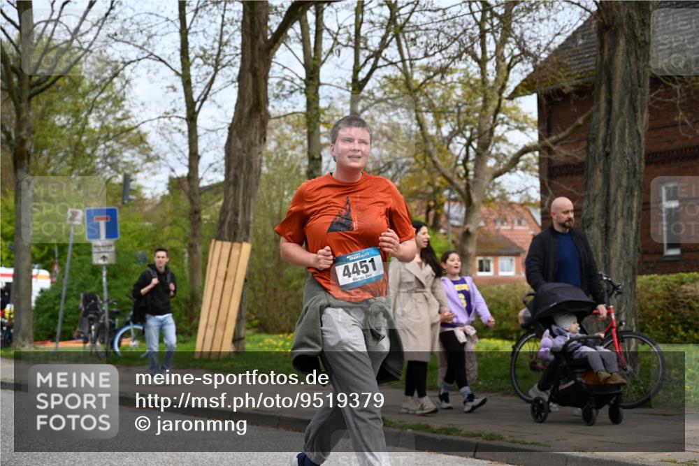 12.04.2026 - 45. Internationalen Wilhelmsburger Insellauf J. Mangold http://msf.ph/oto/9519379 12.04.2026 13:28:47 Ziel 5509, 4316, 3564, 3483, 4471, 4303, 4303, 4302, 4304, 4451, 2650, 2340, 5861, 2509, 2483, 2616 meine-sportfotos.de