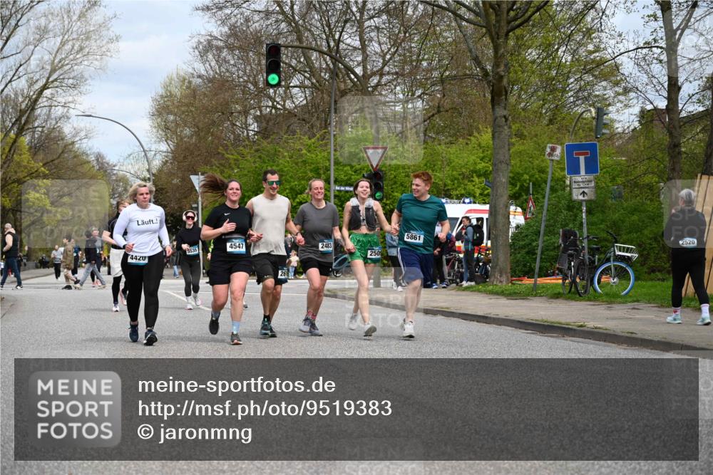 12.04.2026 - 45. Internationalen Wilhelmsburger Insellauf J. Mangold http://msf.ph/oto/9519383 12.04.2026 13:29:02 Ziel 3483, 4471, 4303, 4302, 4304, 4451, 2650, 2340, 5861, 2509, 2483, 2616, 5535, 5536, 5539, 4547, 4420 meine-sportfotos.de
