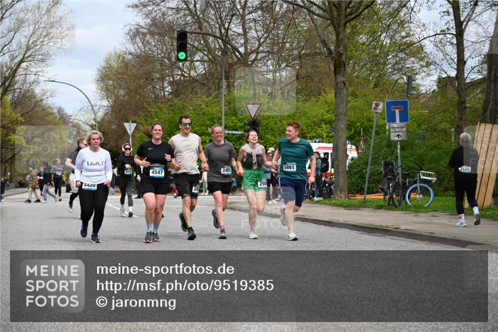 12.04.2026 - 45. Internationalen Wilhelmsburger Insellauf J. Mangold http://msf.ph/oto/9519385 12.04.2026 13:29:02 Ziel 3483, 4471, 4303, 4302, 4304, 4451, 2650, 2340, 5861, 2509, 2483, 2616, 5535, 5536, 5539, 4547, 4420 meine-sportfotos.de