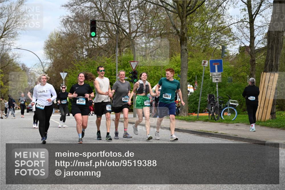 12.04.2026 - 45. Internationalen Wilhelmsburger Insellauf J. Mangold http://msf.ph/oto/9519388 12.04.2026 13:29:03 Ziel 4471, 4303, 4302, 4304, 4451, 2650, 2340, 5861, 2509, 2483, 2616, 5535, 5536, 5539, 4547, 4420, 3648 meine-sportfotos.de
