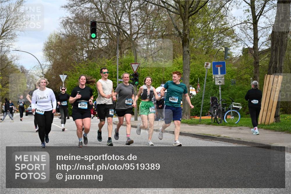12.04.2026 - 45. Internationalen Wilhelmsburger Insellauf J. Mangold http://msf.ph/oto/9519389 12.04.2026 13:29:03 Ziel 4471, 4303, 4302, 4304, 4451, 2650, 2340, 5861, 2509, 2483, 2616, 5535, 5536, 5539, 4547, 4420, 3648 meine-sportfotos.de