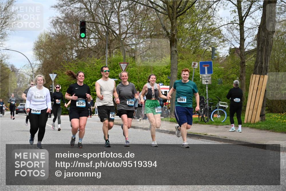 12.04.2026 - 45. Internationalen Wilhelmsburger Insellauf J. Mangold http://msf.ph/oto/9519394 12.04.2026 13:29:03 Ziel 4471, 4303, 4302, 4304, 4451, 2650, 2340, 5861, 2509, 2483, 2616, 5535, 5536, 5539, 4547, 4420, 3648 meine-sportfotos.de