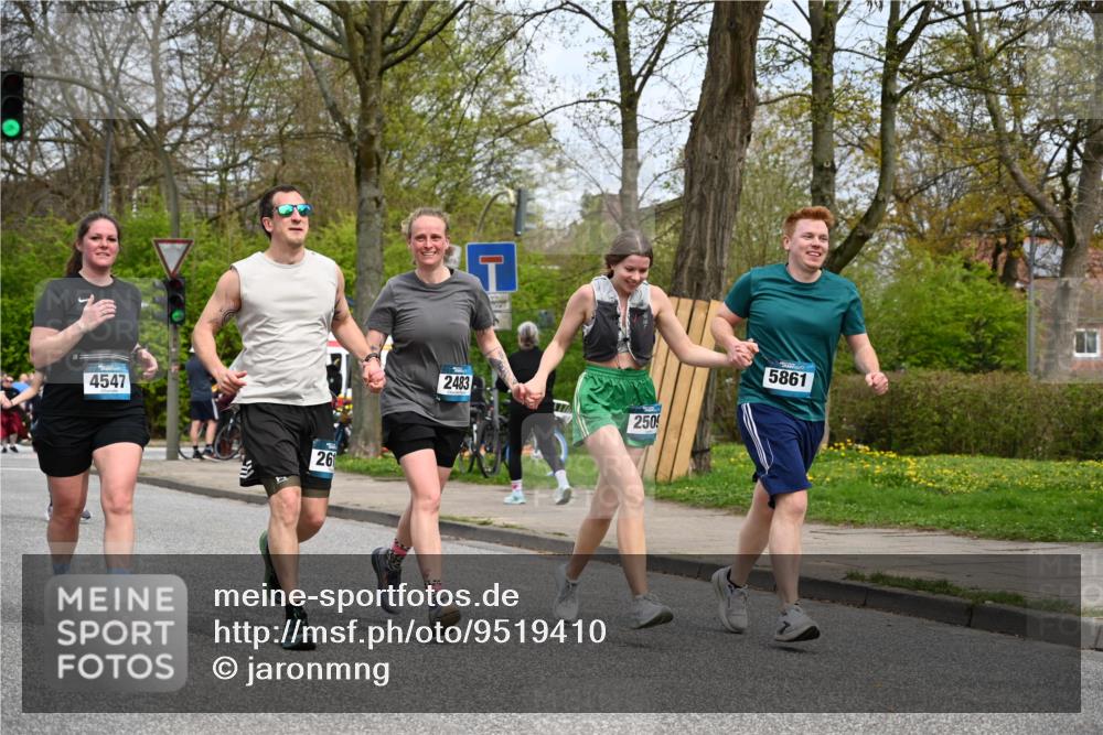 12.04.2026 - 45. Internationalen Wilhelmsburger Insellauf J. Mangold http://msf.ph/oto/9519410 12.04.2026 13:29:05 Ziel 4303, 4302, 4304, 4451, 2650, 2340, 5861, 2509, 2483, 2616, 5535, 5536, 5539, 4547, 4420, 3648 meine-sportfotos.de