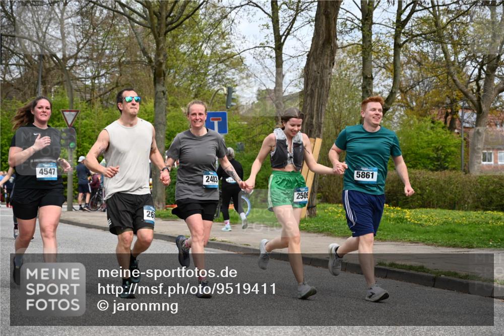 12.04.2026 - 45. Internationalen Wilhelmsburger Insellauf J. Mangold http://msf.ph/oto/9519411 12.04.2026 13:29:05 Ziel 4303, 4302, 4304, 4451, 2650, 2340, 5861, 2509, 2483, 2616, 5535, 5536, 5539, 4547, 4420, 3648 meine-sportfotos.de