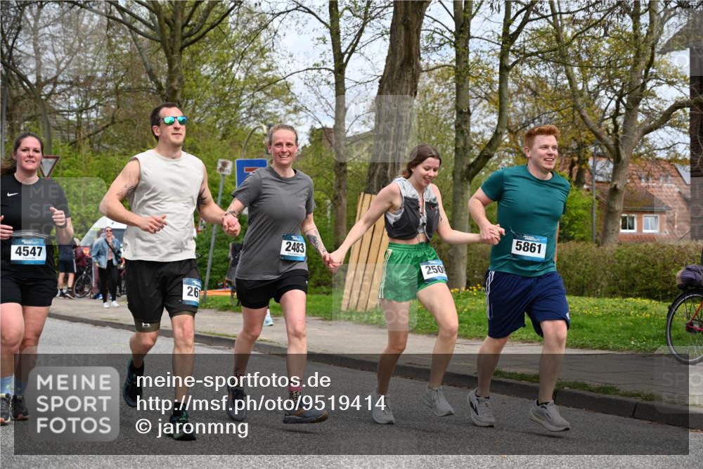 12.04.2026 - 45. Internationalen Wilhelmsburger Insellauf J. Mangold http://msf.ph/oto/9519414 12.04.2026 13:29:05 Ziel 4303, 4302, 4304, 4451, 2650, 2340, 5861, 2509, 2483, 2616, 5535, 5536, 5539, 4547, 4420, 3648 meine-sportfotos.de