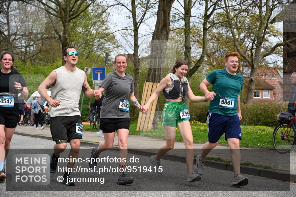 12.04.2026 - 45. Internationalen Wilhelmsburger Insellauf J. Mangold http://msf.ph/oto/9519415 12.04.2026 13:29:05 Ziel 4303, 4302, 4304, 4451, 2650, 2340, 5861, 2509, 2483, 2616, 5535, 5536, 5539, 4547, 4420, 3648 meine-sportfotos.de